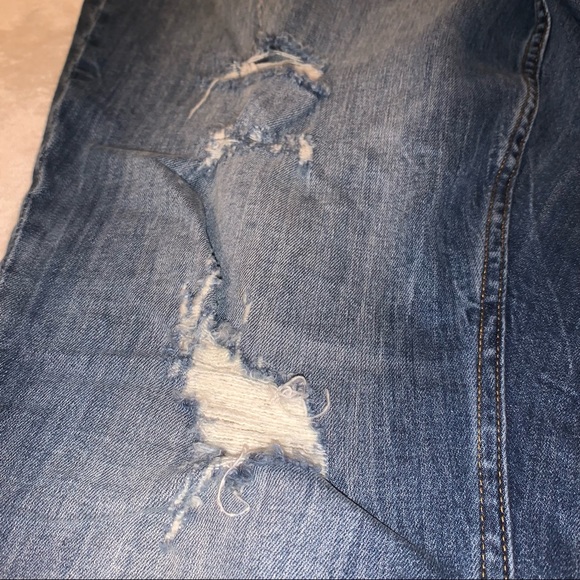 Woman’s Stylish Outfit - Picture 4 of 15